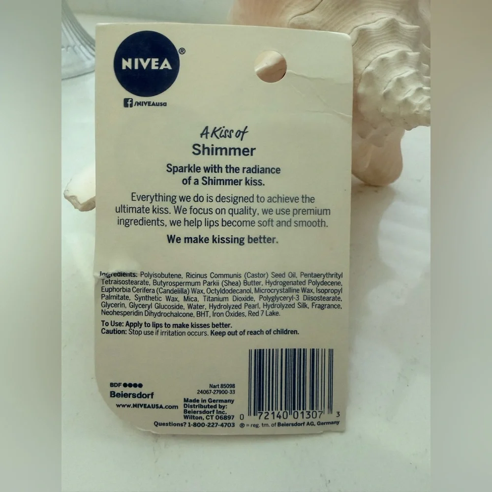 A Kiss of Shimmer Radiant Lip Care - Pearl Pink